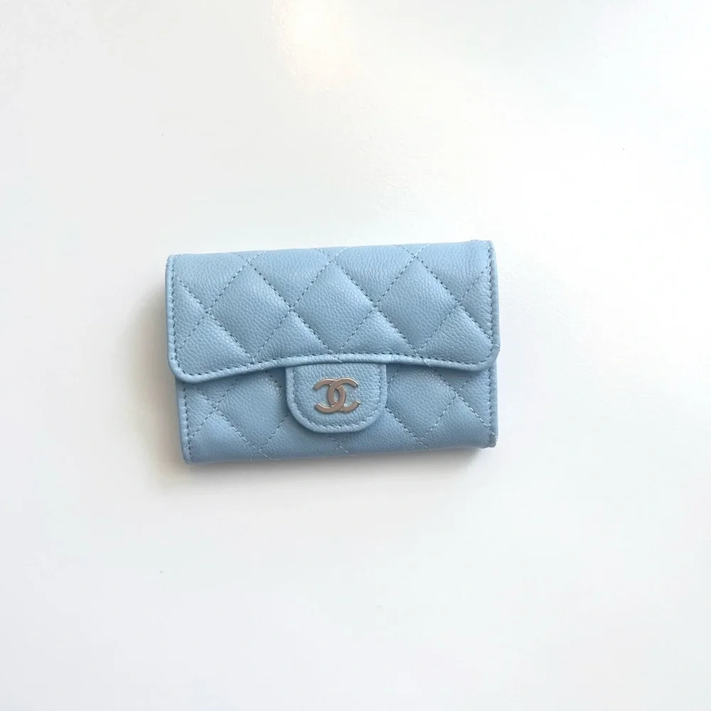 🔥 CHANEL Caviar Quilted Flap Cardholder in Sky blue
